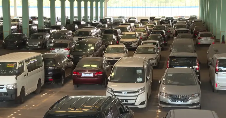 হাসিনার আমলে আমদানি করা এমপিদের ৩০ বিলাসবহুল গাড়ি